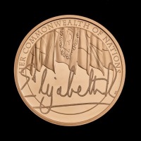 The Queen's Reign The Commonwealth 2022 &pound;5 Gold Proof Trial Piece