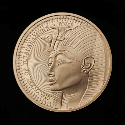 The 100th Anniversary of the Discovery of Tutankhamun's Tomb 2022 £5 Gold Proof Trial Piece